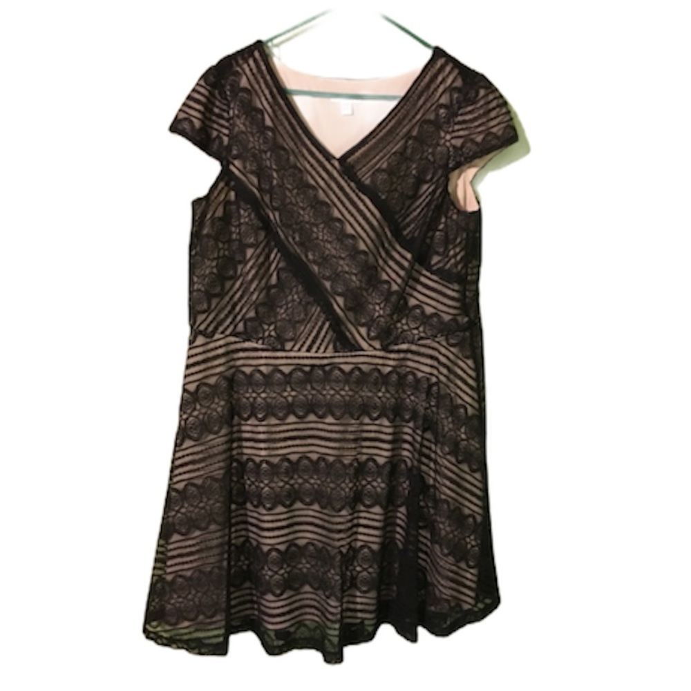 London times this dress features cap size 16W